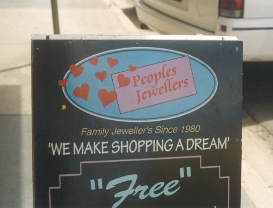 Peoples Jewellers - apostrophe error