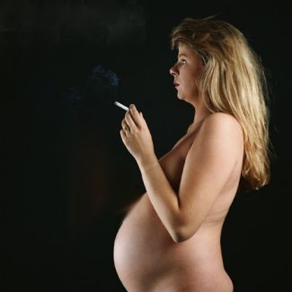pregnant smoker unborn child